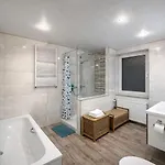 Haus Mammut - Geraeumiges Luxus Appartamento Hückelhoven